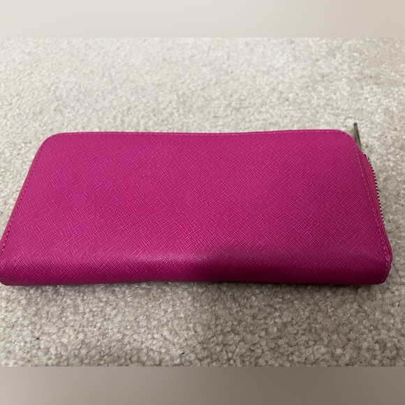 Authentic MK wallet - Picture 2 of 8